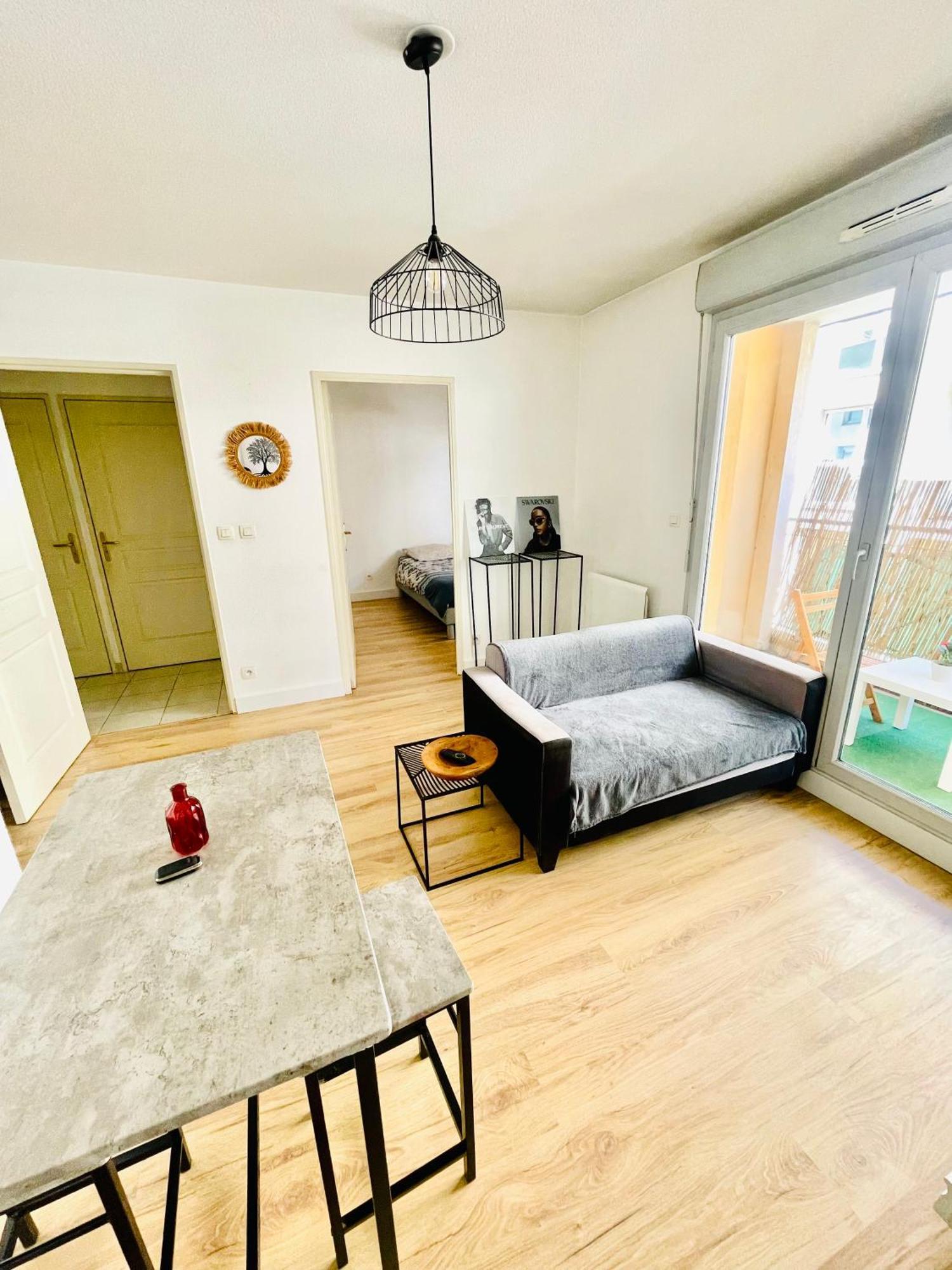 Appartement Avec Place De Parking Et Piscine Villefranche-sur-Saône Exteriör bild