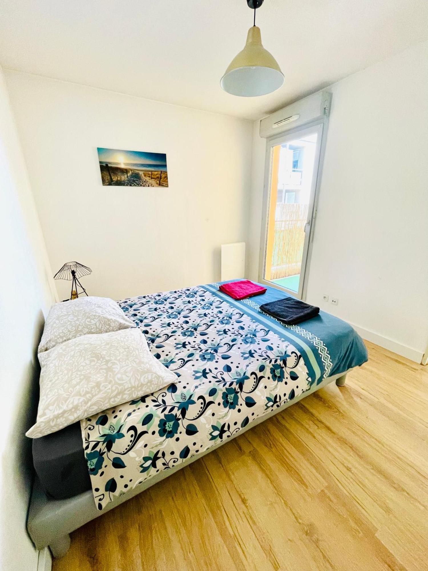 Appartement Avec Place De Parking Et Piscine Villefranche-sur-Saône Exteriör bild